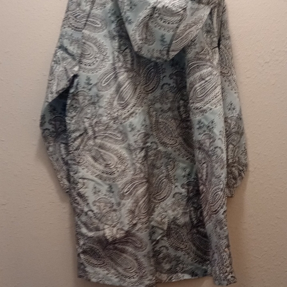 Vera Bradley Packable Raincoat in the Soft Sky Paisley pattern.  - Picture 6 of 7